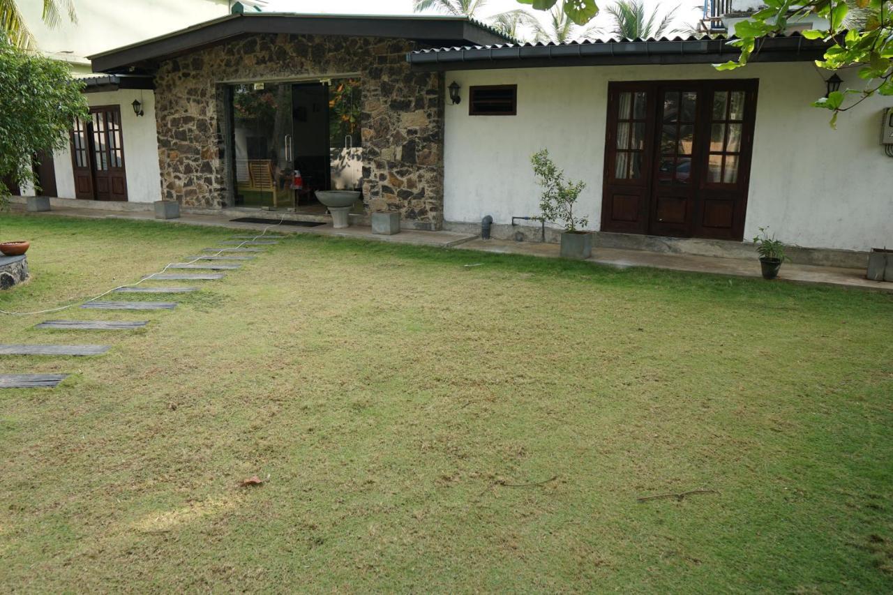 Thiranagama Beach Hotel Hikkaduwa Exterior foto